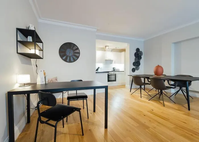 Glasgow Central Luxury Apartment